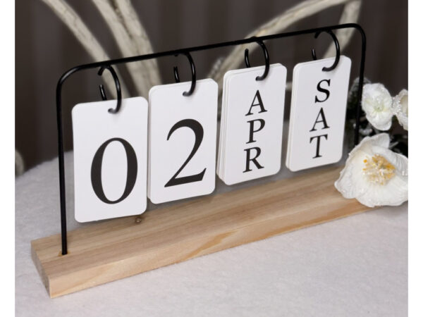 9350dedb-0dfc-4a8b-8b33-f2522235b1f5.jpg Вічний календар дерев'яний з металом перекидний