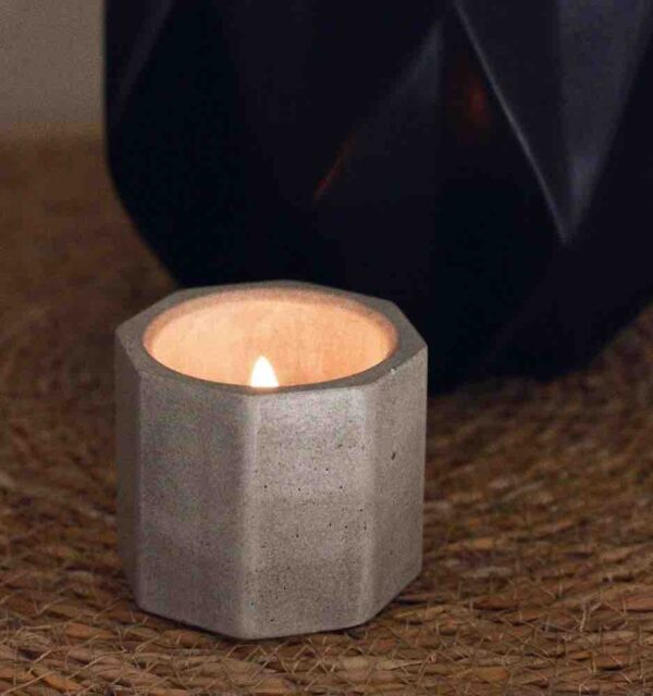 Свічка соєва натуральна масажна в бетоні (ручна робота)