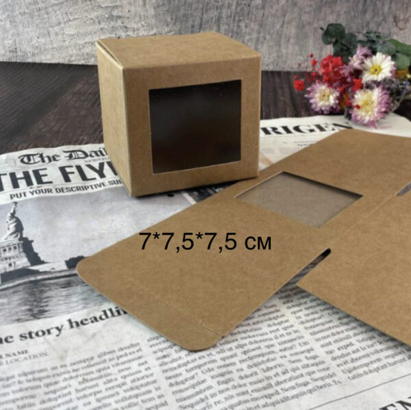 Коробка квадратна з віконцем 7х7,5х7,5 см крафт