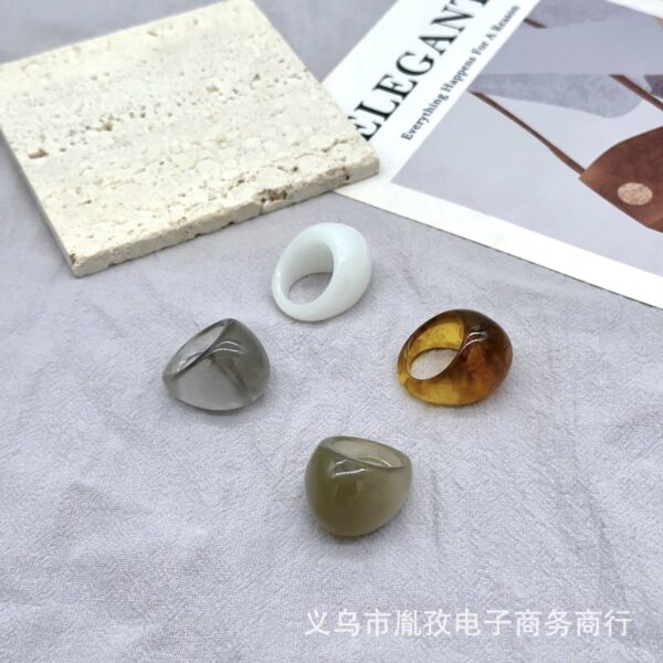 Каблучка жіноча акрилова "Овальна округла" мікс кольорів (8087)