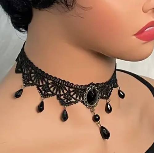 Чокер вінтажний з мереживом та підвісками чорний