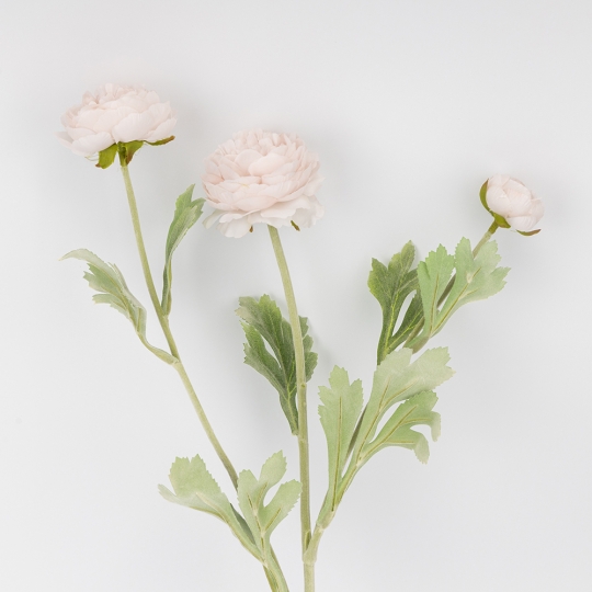 Штучна гілка ранункулюс 3 бутони 50 см пудровий