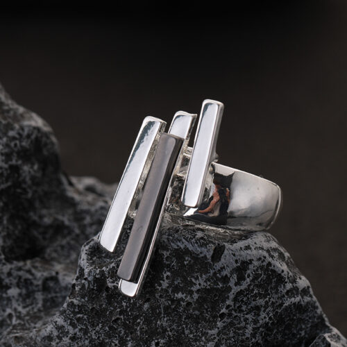 a0c80dcb-271e-4f7d-a1ab-1d51ec805113.jpg Каблучка жіноча масивна "Абстрактна" з регулюванням срібна (7414)