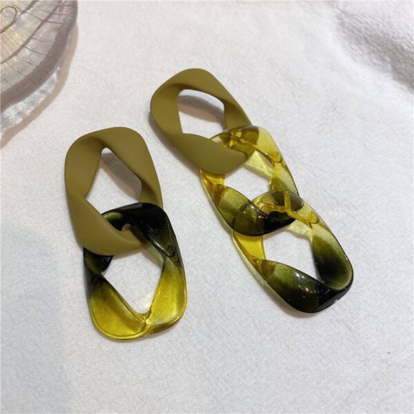 ad7ceda9-0c6d-4d0d-be7b-c0fae65783fc.jpg Сережки акрилові "Ланцюг" асиметричні масивні зелені (8085)