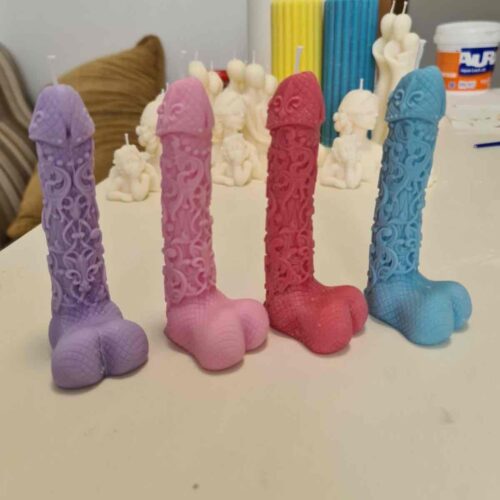 b64f5a24-f875-4085-8e58-a1c733ebfa32.jpg Свічка ароматична Solodka "Фалос з візерунками" в коробці 100 г