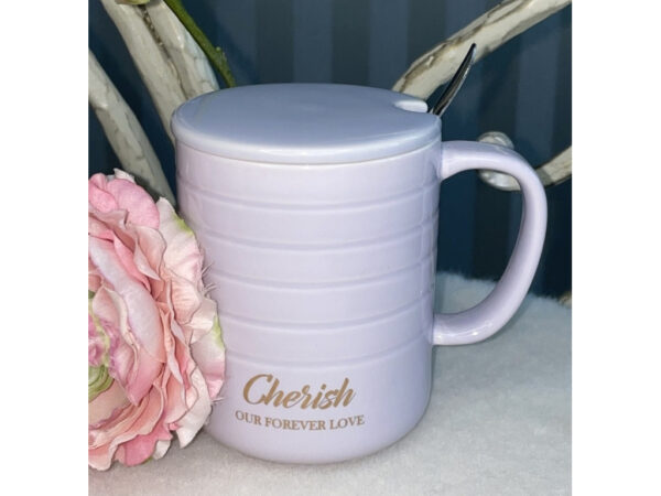 b73942e0-a7ea-4aed-965e-669fc87d905c.jpg Чашка керамічна "Our forever love" з кришкою та ложкою 380 мл мікс кольорів