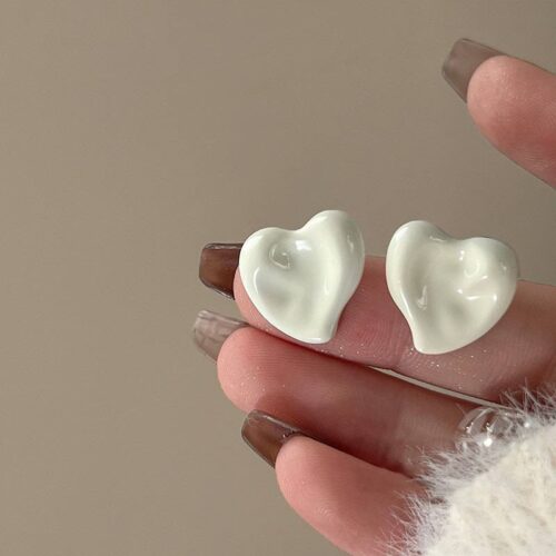 Сережки акрилові "Серце" абстрактні текстурні білі (8204)