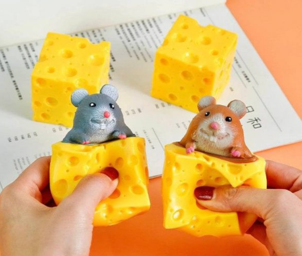 Іграшка-Антистрес "Мишенята в сирі"