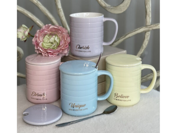 c1337676-19c9-42b0-b95f-ced8b11adcb2.jpg Чашка керамічна "Our forever love" з кришкою та ложкою 380 мл мікс кольорів