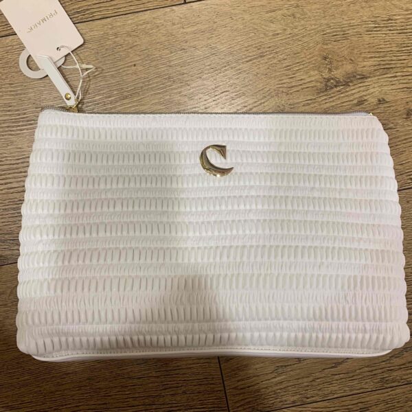 c3c27672-cbd8-4e2d-98c5-f74c58b94fa5-1.jpg Косметичка-клатч рельєфна Primark біла