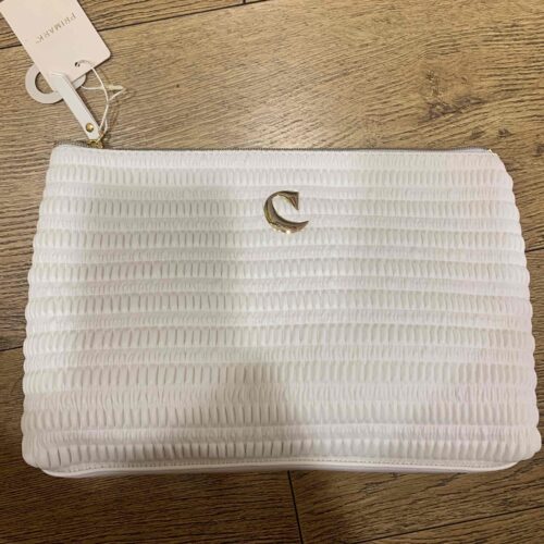 c3c27672-cbd8-4e2d-98c5-f74c58b94fa5.jpg Косметичка-клатч рельєфна Primark біла