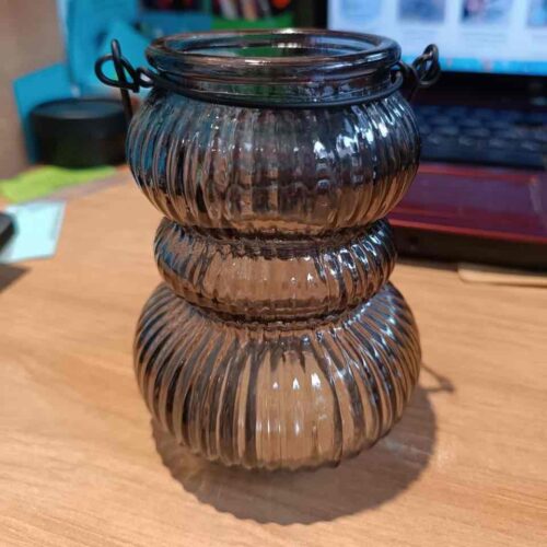 Підсвічник з ручкою портативний скляний рельєфний коричневий 15 см