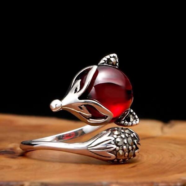 Каблучка металева "Лисичка" срібна з червоним камінцем (10425)