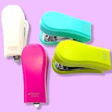 c7ad5ea0-7df0-4940-8700-0e3894447e07.jpg Степлер портативний маленький