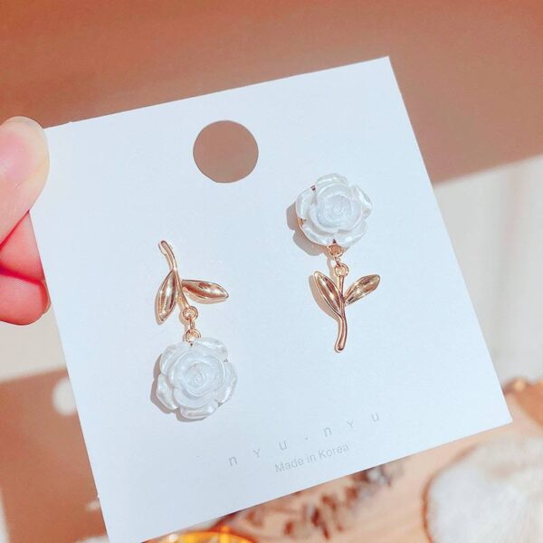 Сережки-моностиль металеві "Квіти Троянди" білі з золотим (10239)