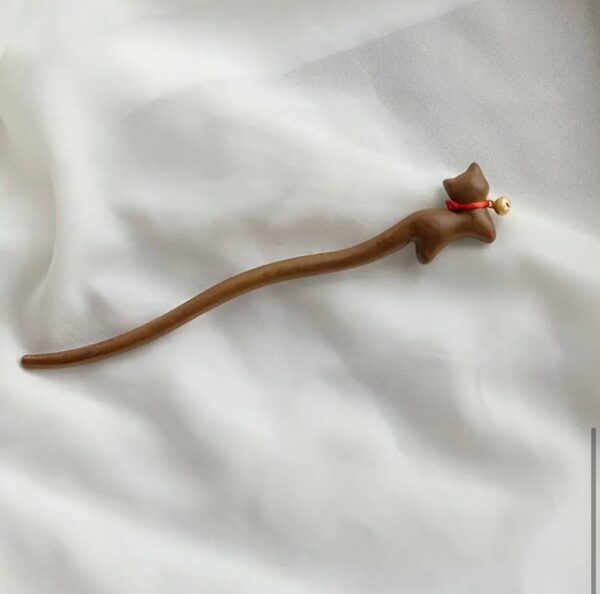 Шпилька-паличка для волосся 1 шт дерев'яна "Котик" коричнева