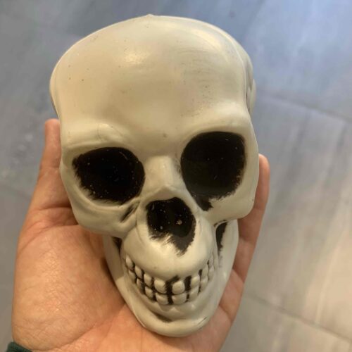 d1f7ea11-9bd7-4efc-a4b9-c2a60c661613-1.jpg Декор "Череп" пластиковий 10 см 1 шт