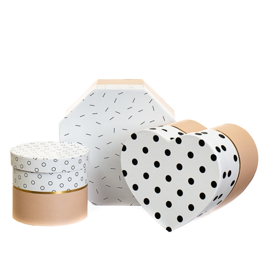 Коробка подарункова "Геометрія" форма серця беж-біла