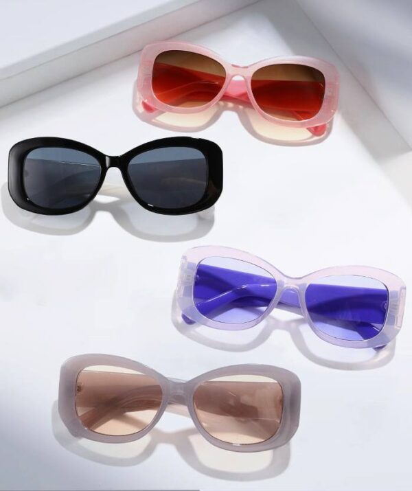 Окуляри жіночі сонцезахисні "Метелик" крупна пластикова оправа/контрасна дуга (10125)