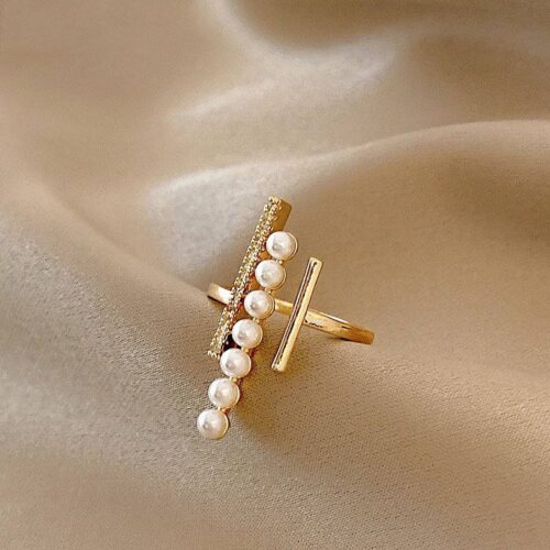 d5e5f914-8539-47ee-946c-686ee82c8865.jpg Каблучка геометрична стрази/перли золота (10616)