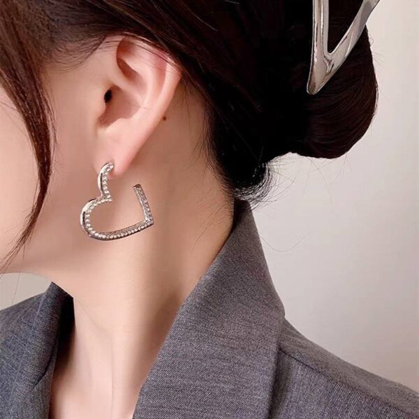 Сережки "Серце" срібні зі стразами (8205)