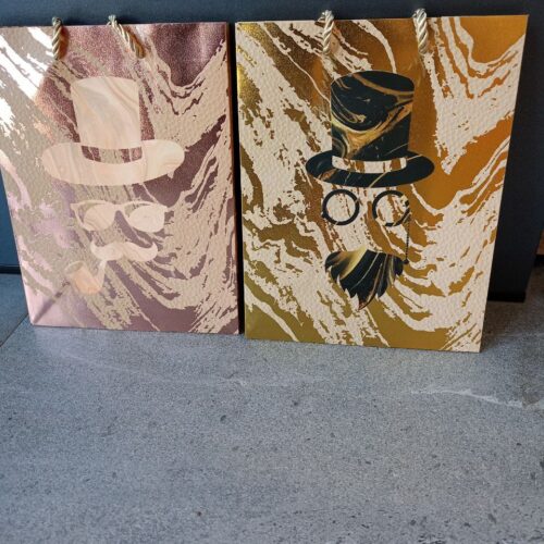 d7acd039-ce17-454a-9774-83f6edf8263a.jpg Пакет подарунковий "S" (23*18*10) "Man" блискучий