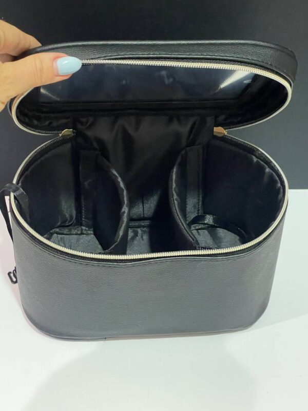 dd002898-1ce9-469e-9cb9-786b554514b7-1.jpg Косметичка-кейс з відділеннями та дзеркальцем Primark чорна