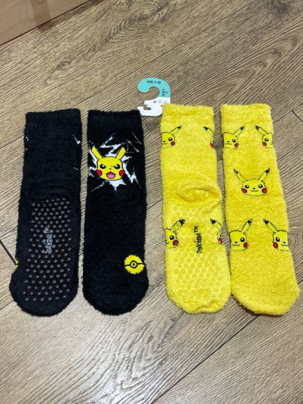 Шкарпетки домашні дитячі пухнасті Cosy "Пікачу" Primark