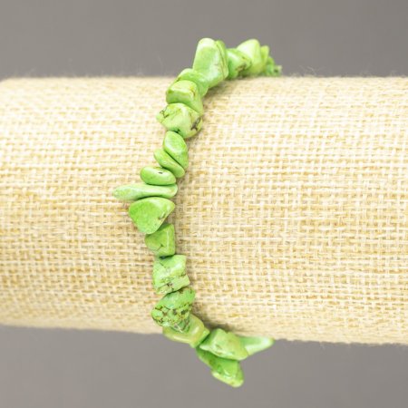 e3244761-692d-455a-9c97-082e4ccf12d1.jpg Браслет натур. Говлит салатовий крихта 6 мм стрейч