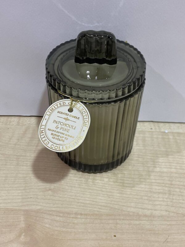 Ароматична свічка у рельєфному склі з кришкою "Patchouli & Pine" Primark 45 годин