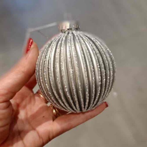 e7a61c73-14bf-47a8-bba8-8eeb6d6ce837.jpg Ялинкова Куля "Меренга", 8см