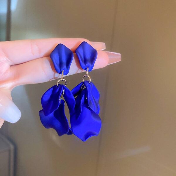 Сережки-люстри металеві "Пелюстки" сині (10695)