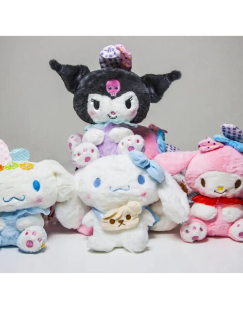 f30462c6-52f6-4645-a495-46729319c26a.jpg Мʼяка Іграшка "Hello Kitty & Friends/ Куромі" 24 см