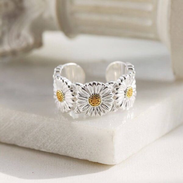 Каблучка жіноча "Ромашки" срібна з золотим (10501)