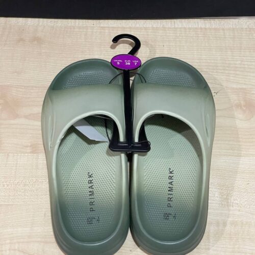 087c77fd-22ff-4a48-9e4c-8e71ca05e7fe.jpg Шльопанці жіночі резинові Primark товста підошва зелений градієнт
