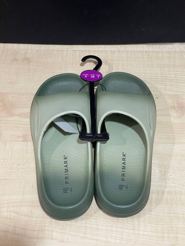 Шльопанці жіночі резинові Primark товста підошва зелений градієнт