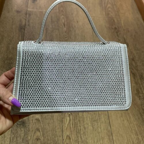 0d427efd-ad44-49cb-bdb8-3b51120d7202.jpg Сумочка Primark срібна зі стразами