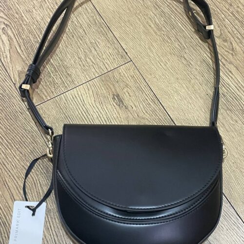 Сумочка Primark The Edit сідловидна мінімалістична чорна