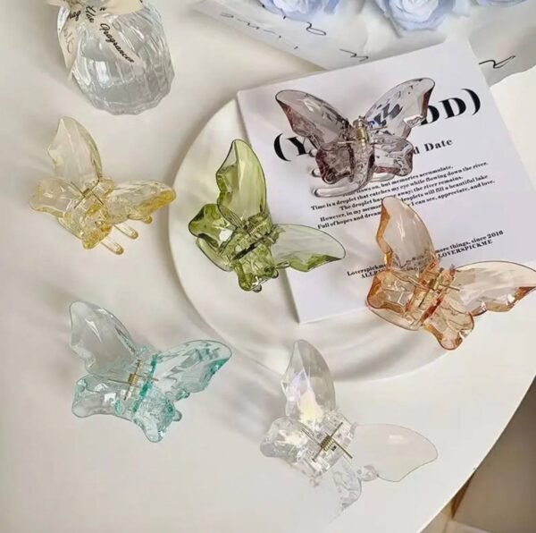 Заколка-краб для волосся "Метелик" M (7 см) прозорий мікс кольорів