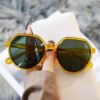Окуляри жіночі сонцезахисні трапецієвидно-круглої форми в стилі ретро ( 01679)