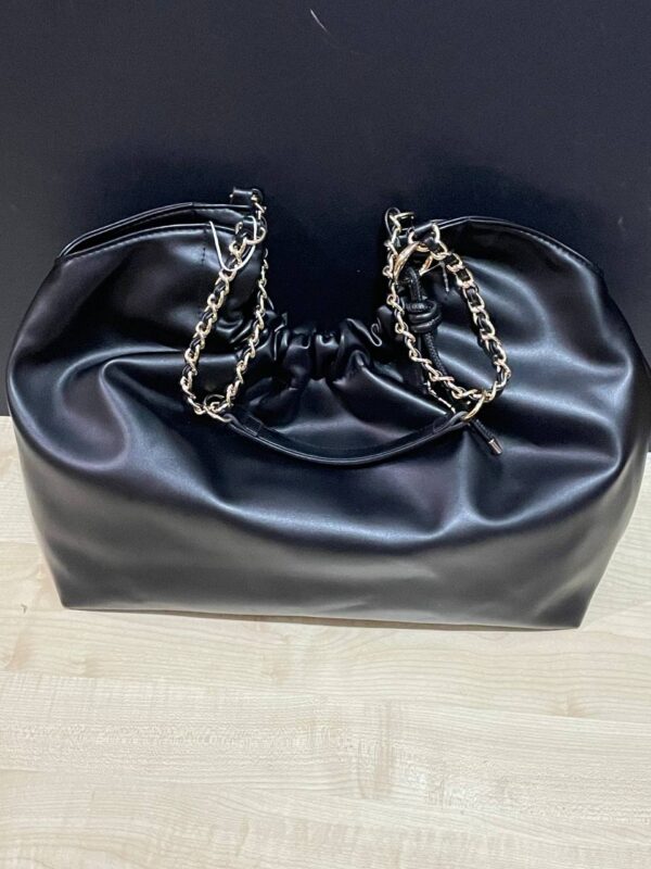 22d15025-eff4-4e74-9dde-d05935257808.jpg Сумочка Primark велика м'яка збірна з ланцюжком чорна