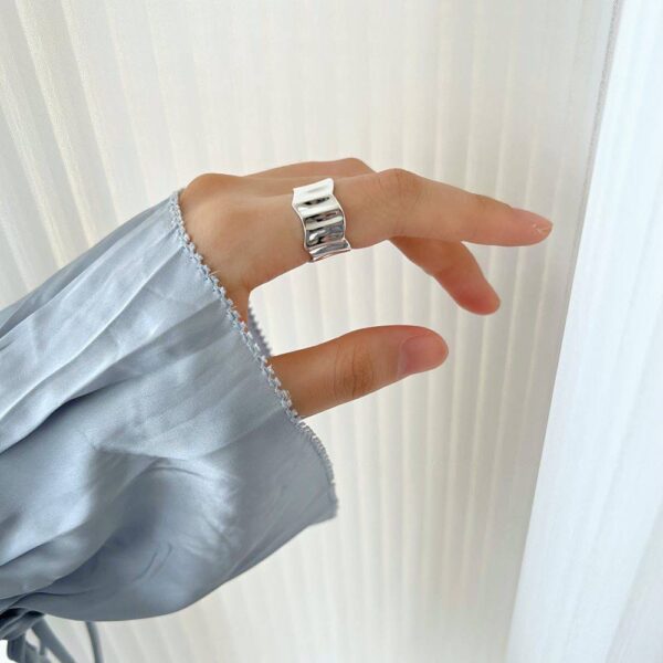 Каблучка жіноча широка рельєфна срібна (2977)