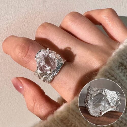 Каблучка жіноча геометрична абстрактна широка з білим камінцем срібна (10594)