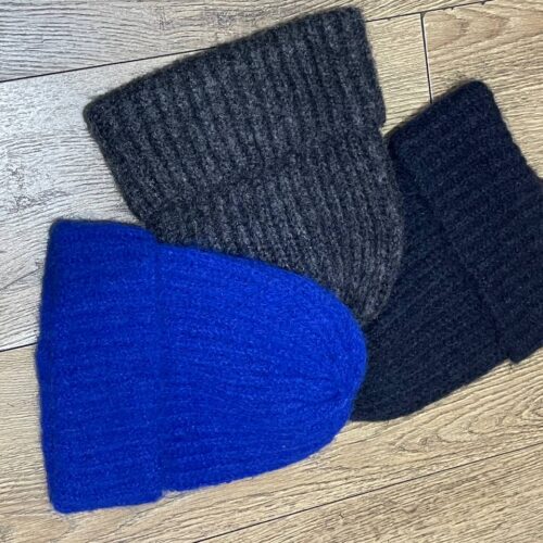 Шапка-Біні жіноча Rita Ora Primark ворсиста мікс кольорів