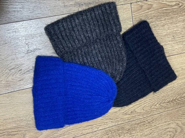 Шапка-Біні жіноча Rita Ora Primark ворсиста мікс кольорів