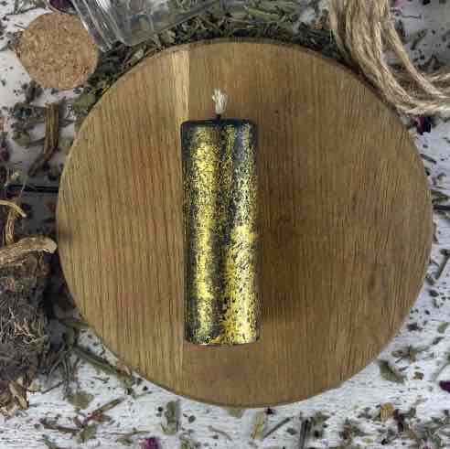 Свічка-циліндр воскова 5C діаметр 3.5 см 10 см чорна з золотом