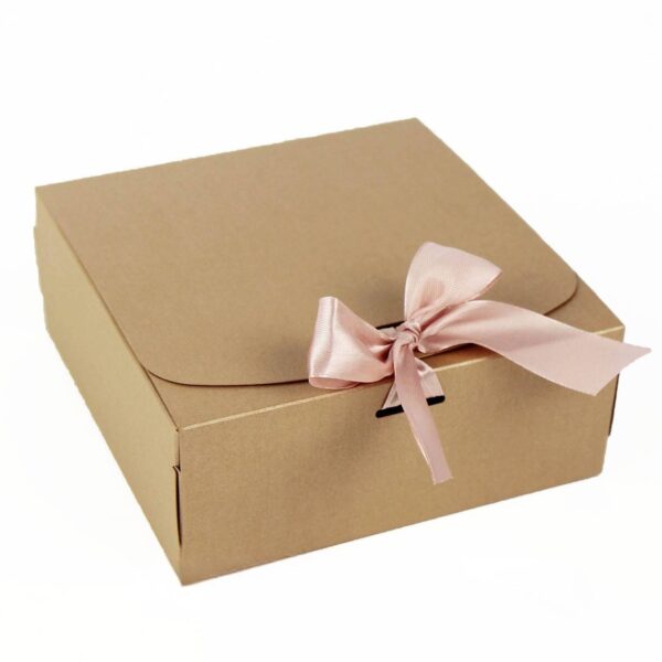 Коробка подарункова (15*15*6 см) складна крафт зі стрічкою