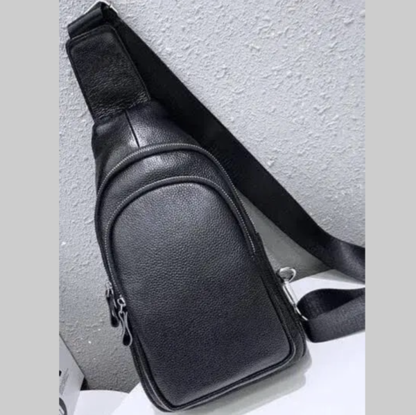 50d125df-39e0-4266-9416-a6168a22b73f.png Сумка-слінг чоловіча Jasper через плече з еко-шкіри 2 віділення чорна