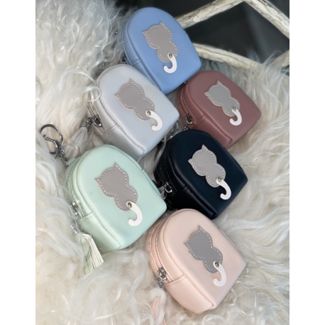 5bb09166-befa-45f4-8bc1-e0b9aa29e85f.jpg Брелок-рюкзачок "Котик з хвостиком"