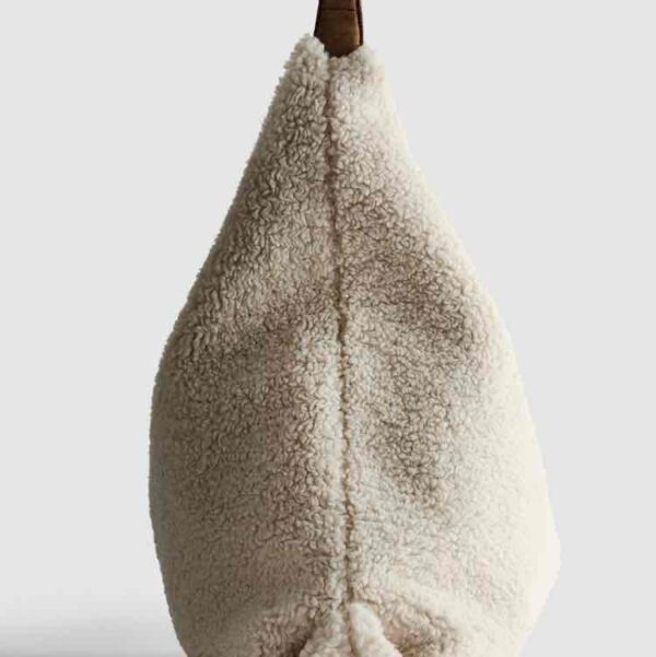 Сумка-хобо/ Шоппер з еко-хутра "Тедді" Paula Echevarría Primark молочна